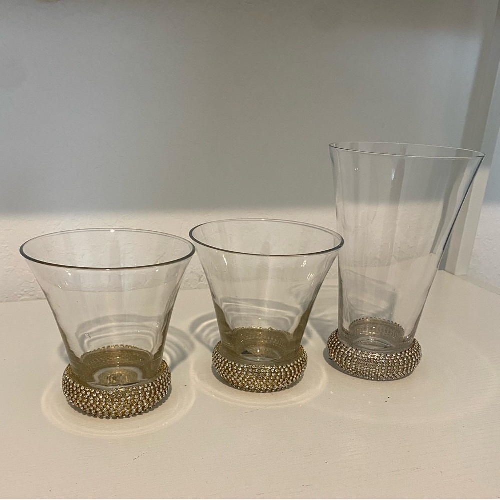 Glass whiskey glass with glass rhinestone edge